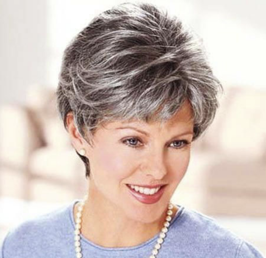 Стрижка гарсон на короткие волосы для женщин за 50 с круглым лицом фото