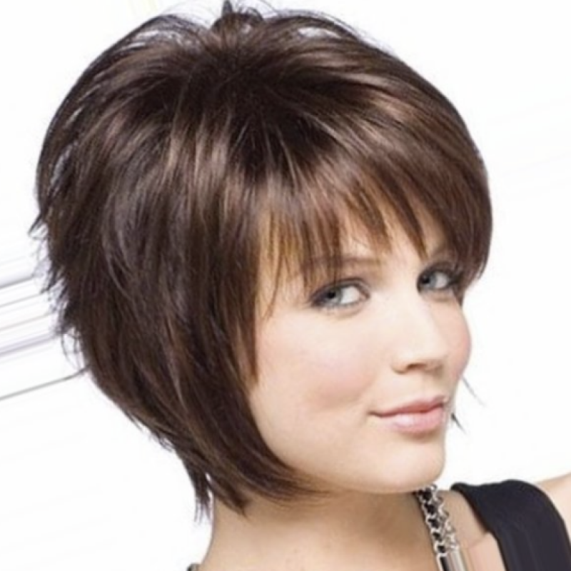 Модельные стрижки для женщин на короткие волосы после 50 с круглым лицом фото с челкой