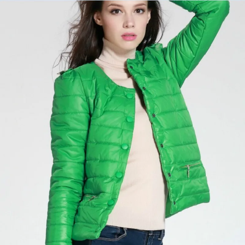 Девушки в зеленых куртках