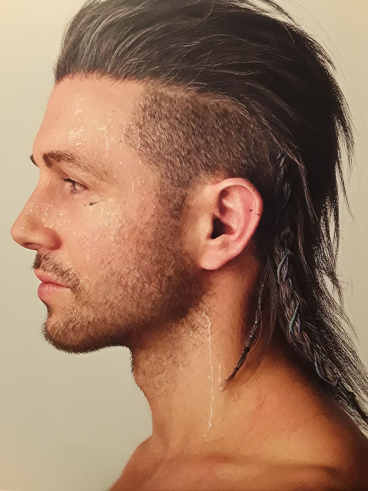 Мужская стрижка длинные волосы с выбритыми висками фото