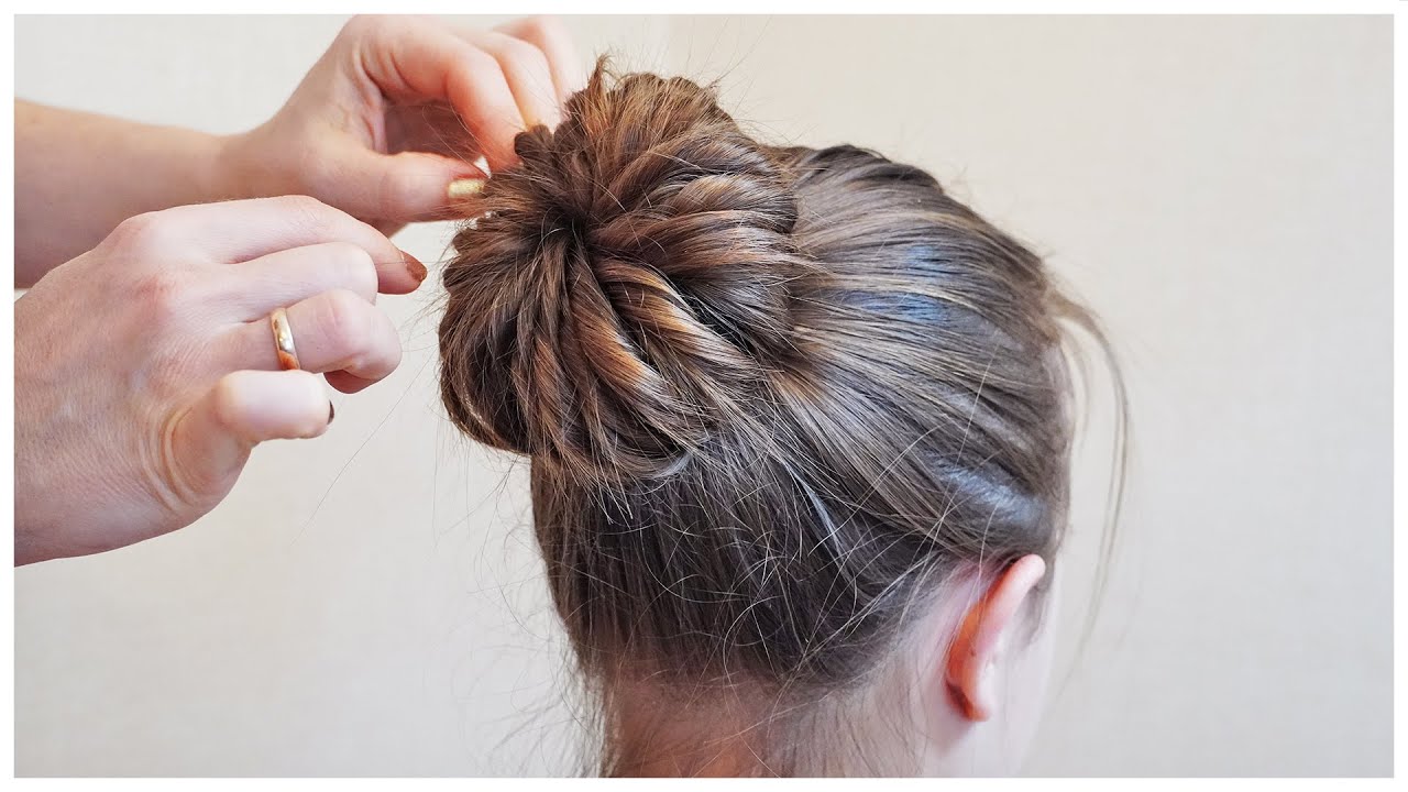 Как сделать прическу с валиком для волос на короткие волосы
