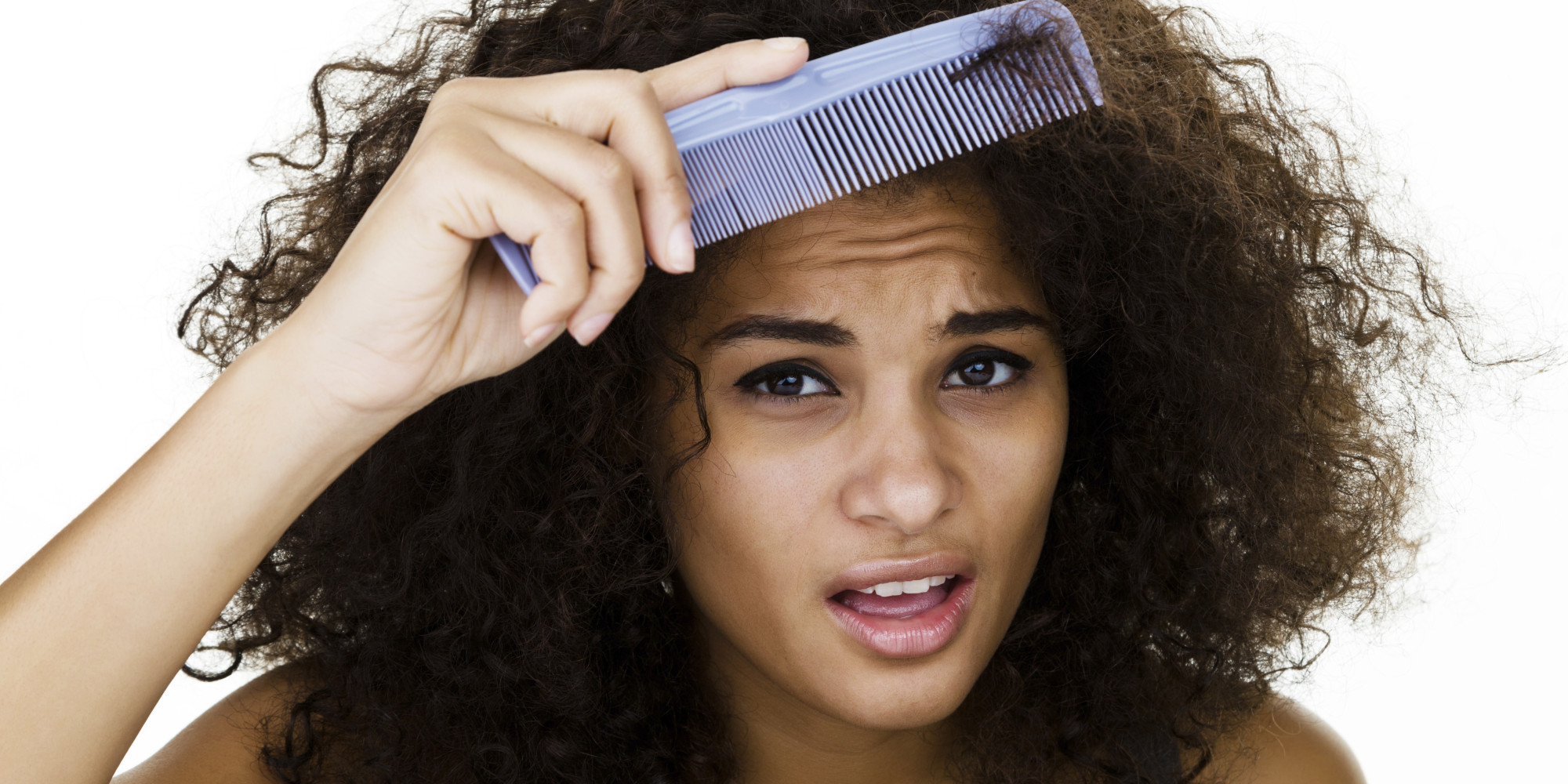 Какое напряжение при расчесывании волос
